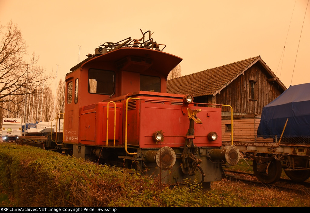 ex SBB Te 2/2 switcher in Sahara sand dust.